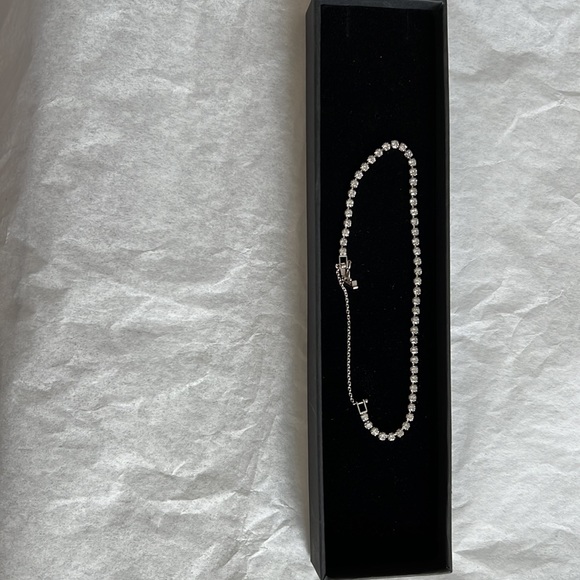 Platinum and Diamond “Tennis” Bracelet - Picture 2 of 10